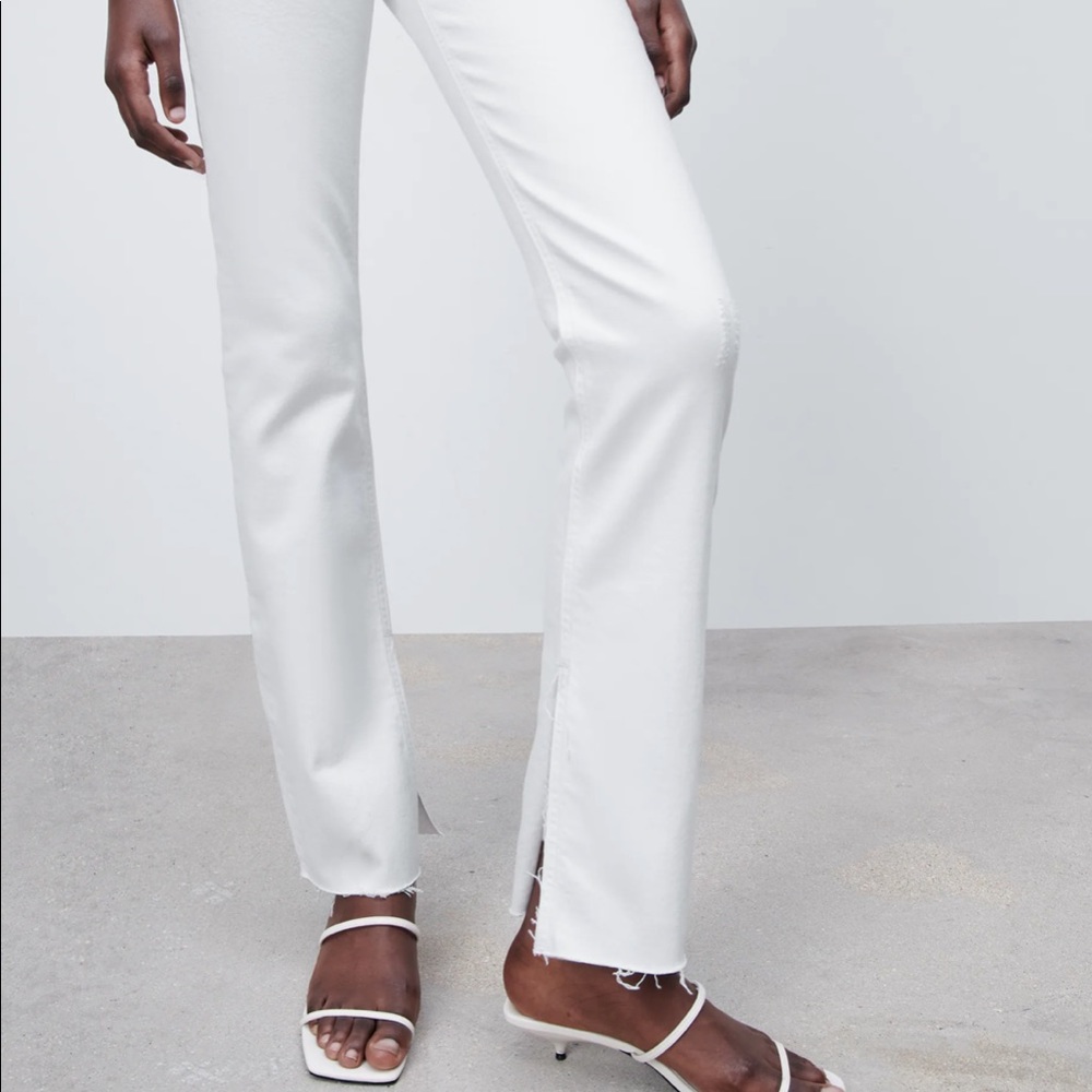 NWOT Zara SLIM FLARED SLITTED HIGH RISE Z1975 JEAN